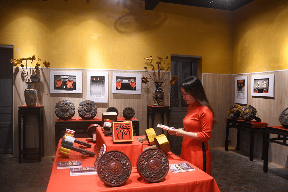 An exhibition featuring a collection of &ldquo;door eye&rdquo; sculptures by artist Bao Ly at the museum (Source: Di Sản Hội An)